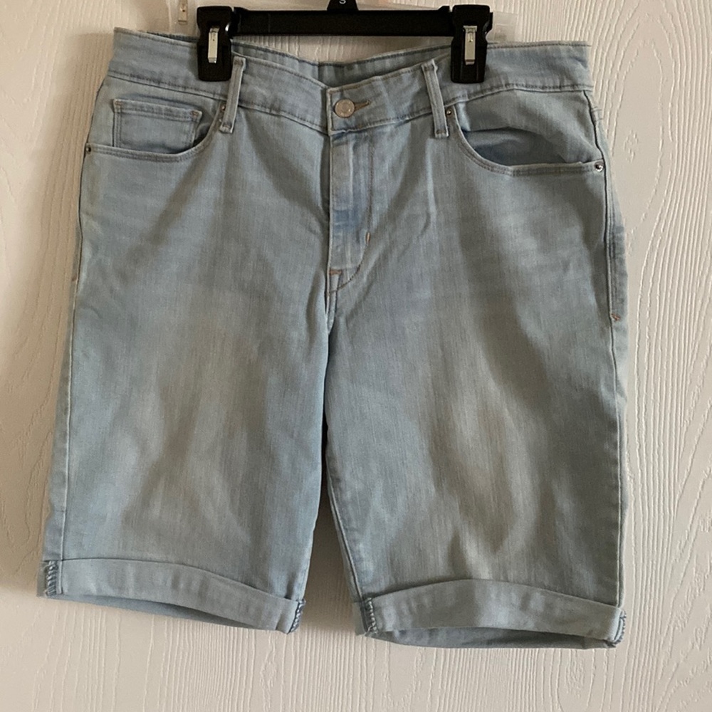Jean Levi love light blue shorts 31  comfortable and looks good